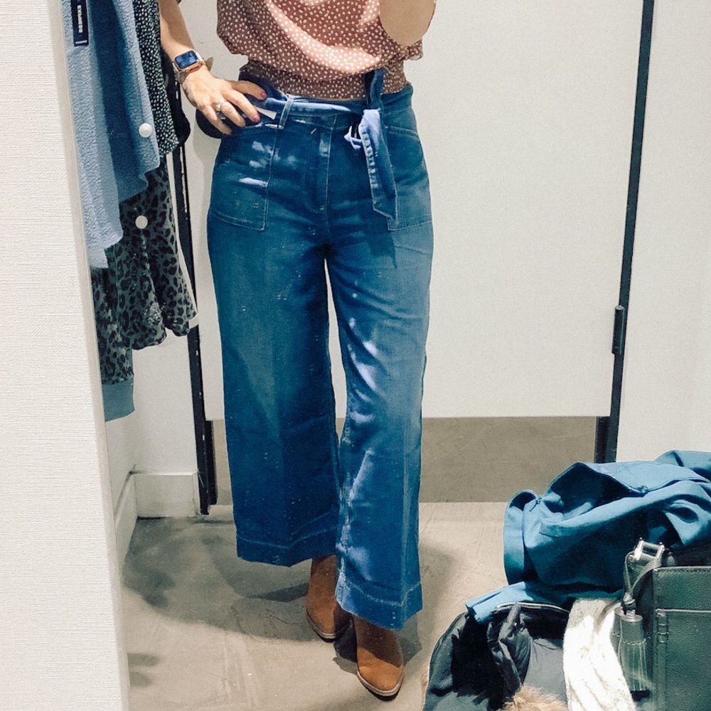 Express size 4 belled high waisted cropped jeans